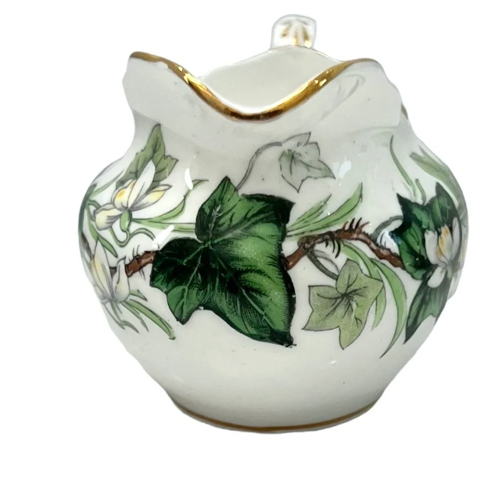 ROYAL ALBERT IVY LEA CREAMER
